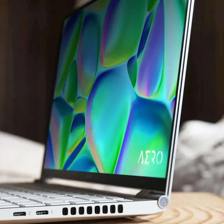 Portátil Gigabyte AERO 14 OLED 9MF-E2SESB4SH i5-12500H RTX 4050 16GB 1TB 14" FreeDOS