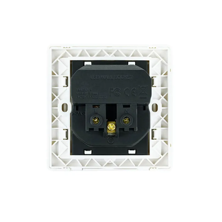 Roseta Nanocable Enchufe Pared Schuko + 2 USB 2.4A