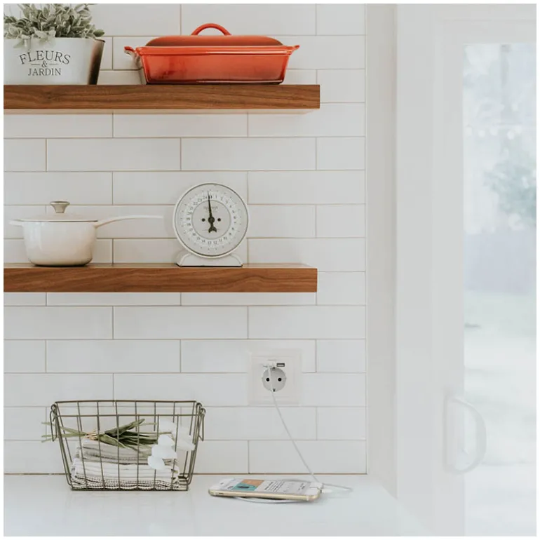 Roseta Nanocable Enchufe Pared Schuko + 2 USB 2.4A